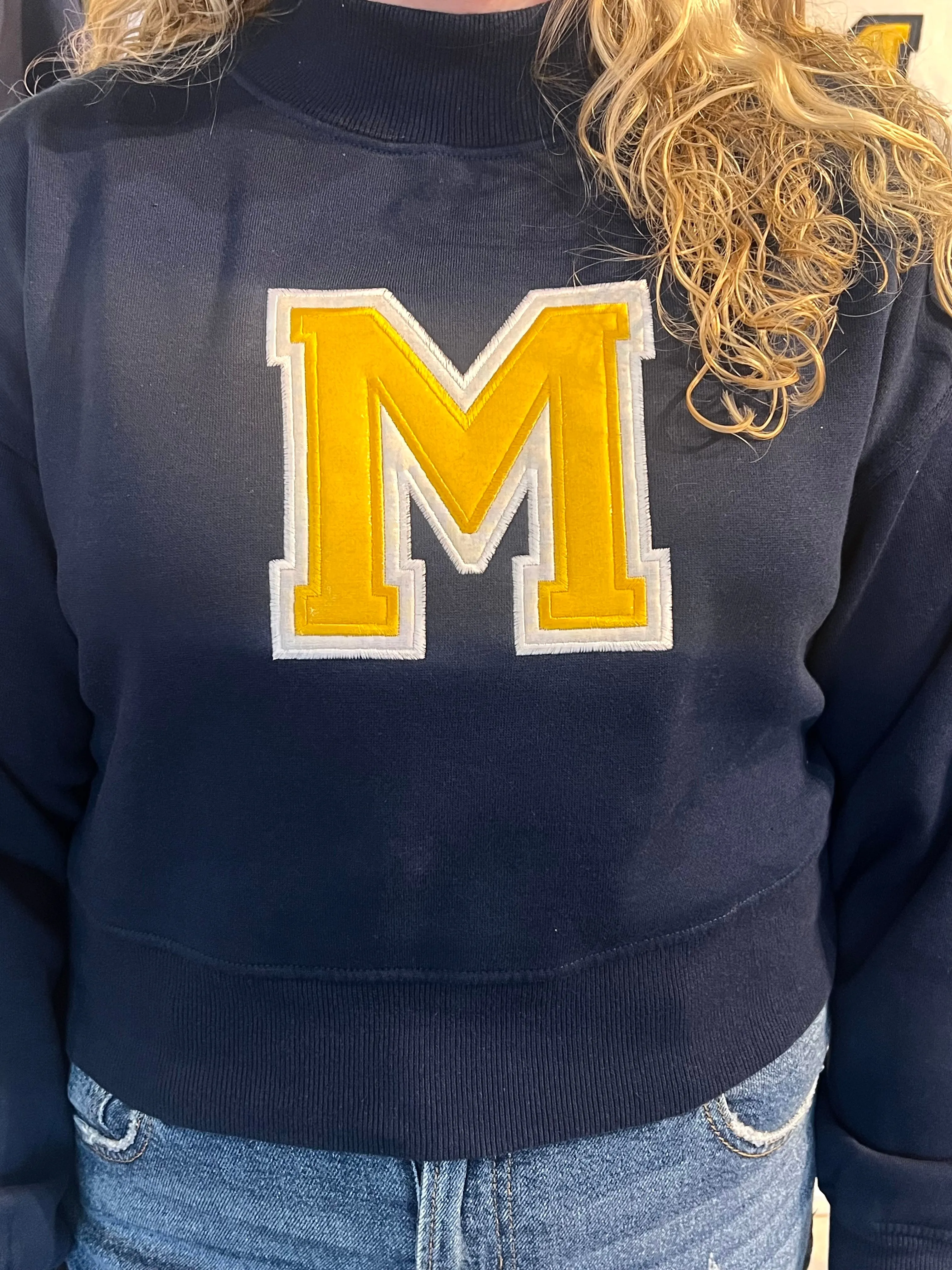 Classic Murray Cropped Navy Sweatshirt