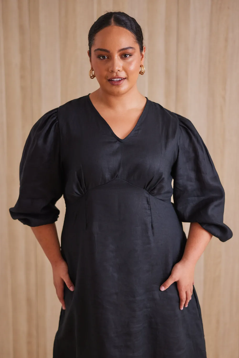 Farrah Long Sleeve Linen Dress in Black