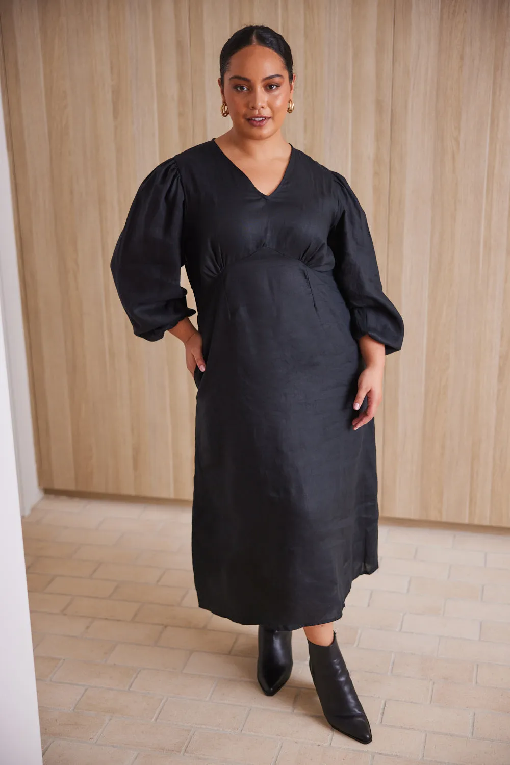 Farrah Long Sleeve Linen Dress in Black