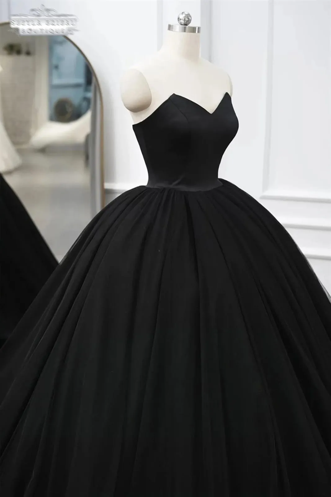 Strapless Sweetheart Black Satin Tulle Court Ball Gown Wedding Dress